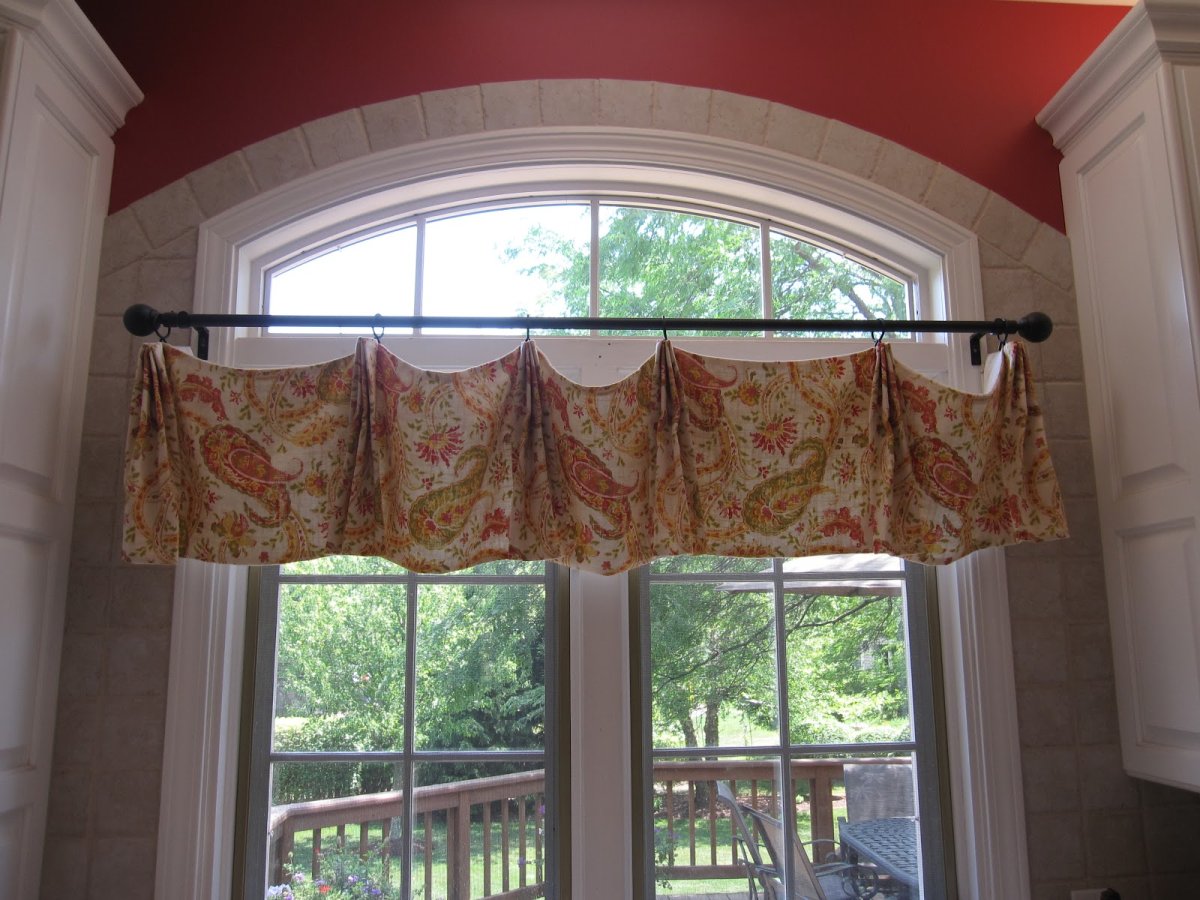 Римские шторы на полукруглое окно