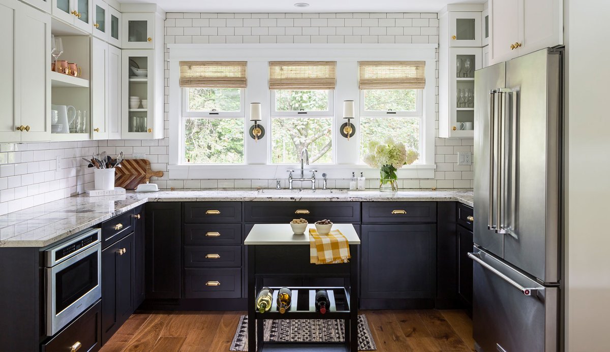 Кухни п-образные решения с окном