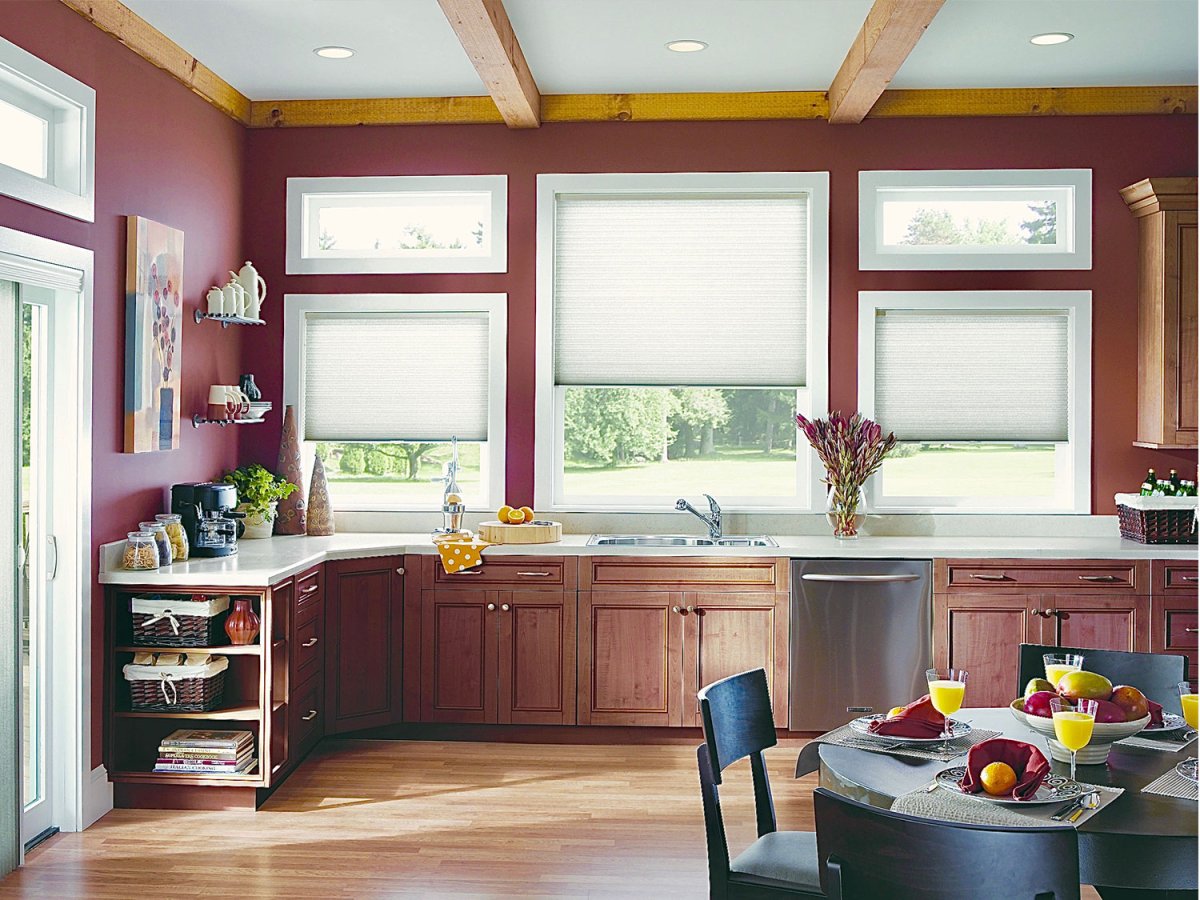 Кухня с окном