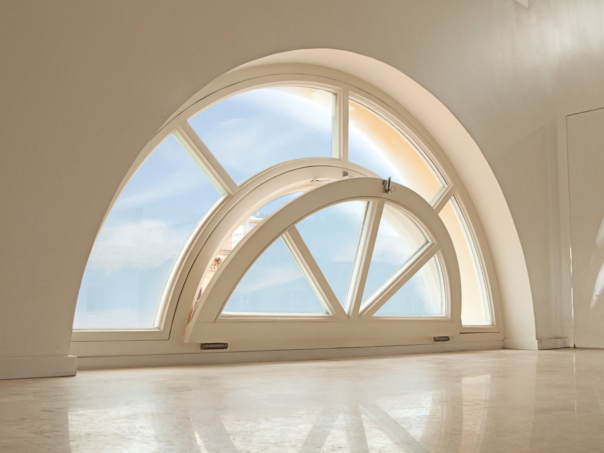 Окно полукруглое