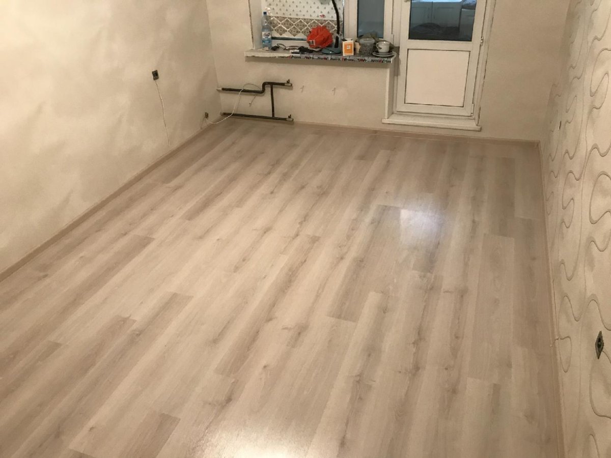 Ламинат вдоль