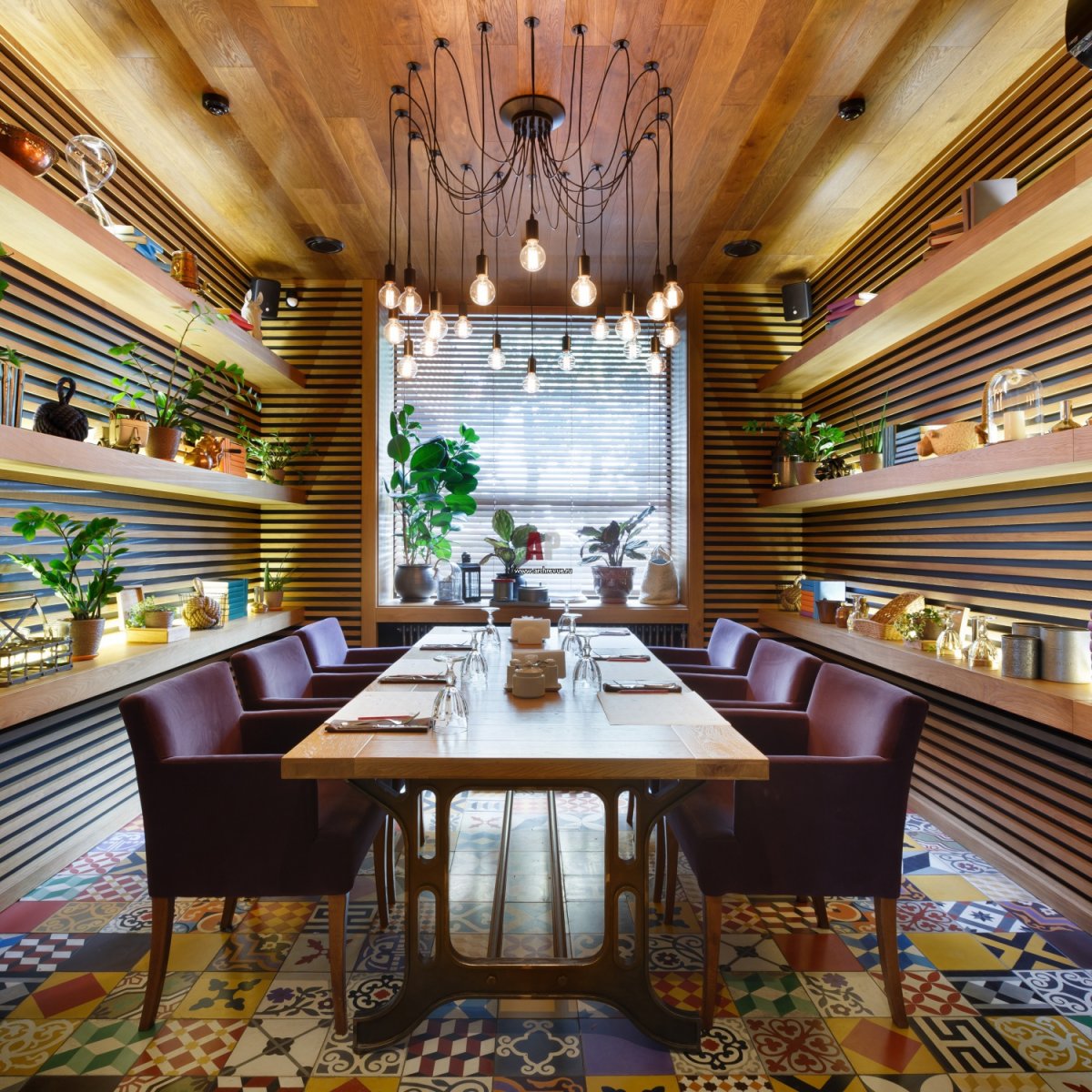 Рейки в интерьере кафе