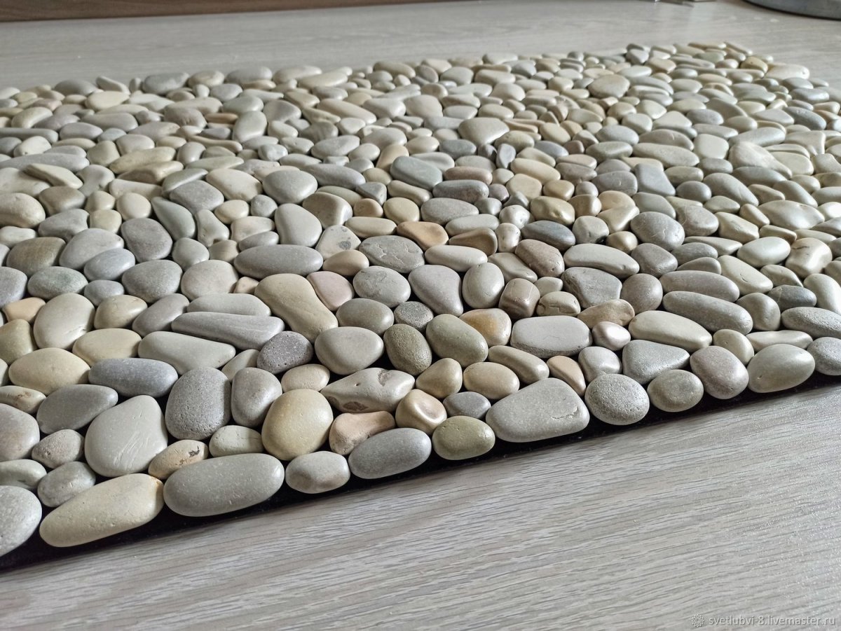 Каменный ковер в интерьере