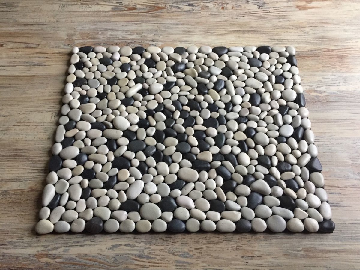 Коврик из камней