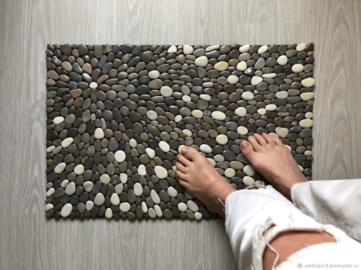 Ваза из гальки