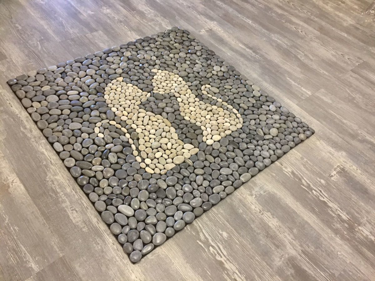 Ковер из камней