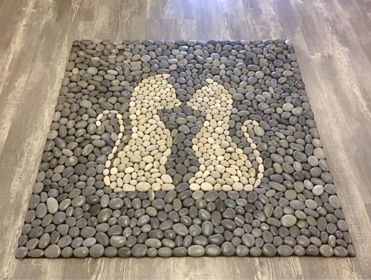 Композиции из гальки морской