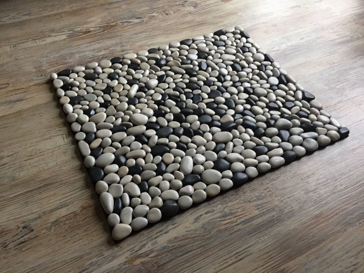 Коврик из камней