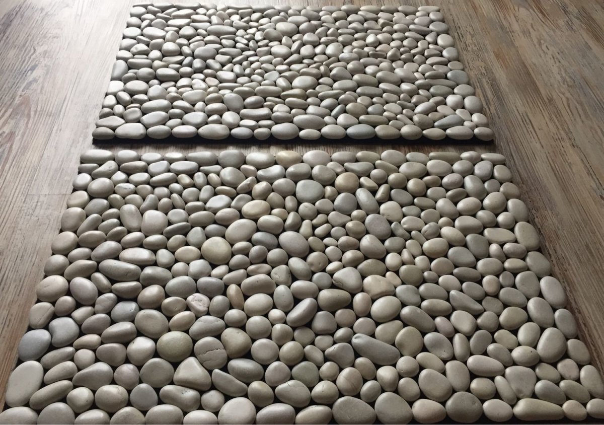 Галька в интерьере ванной