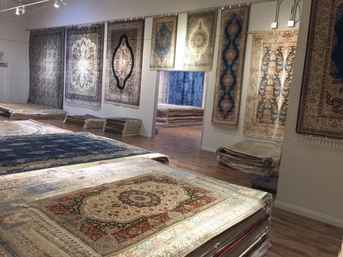 Персидский ковер в спальне