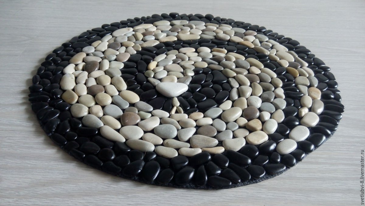 Изделия из морской гальки
