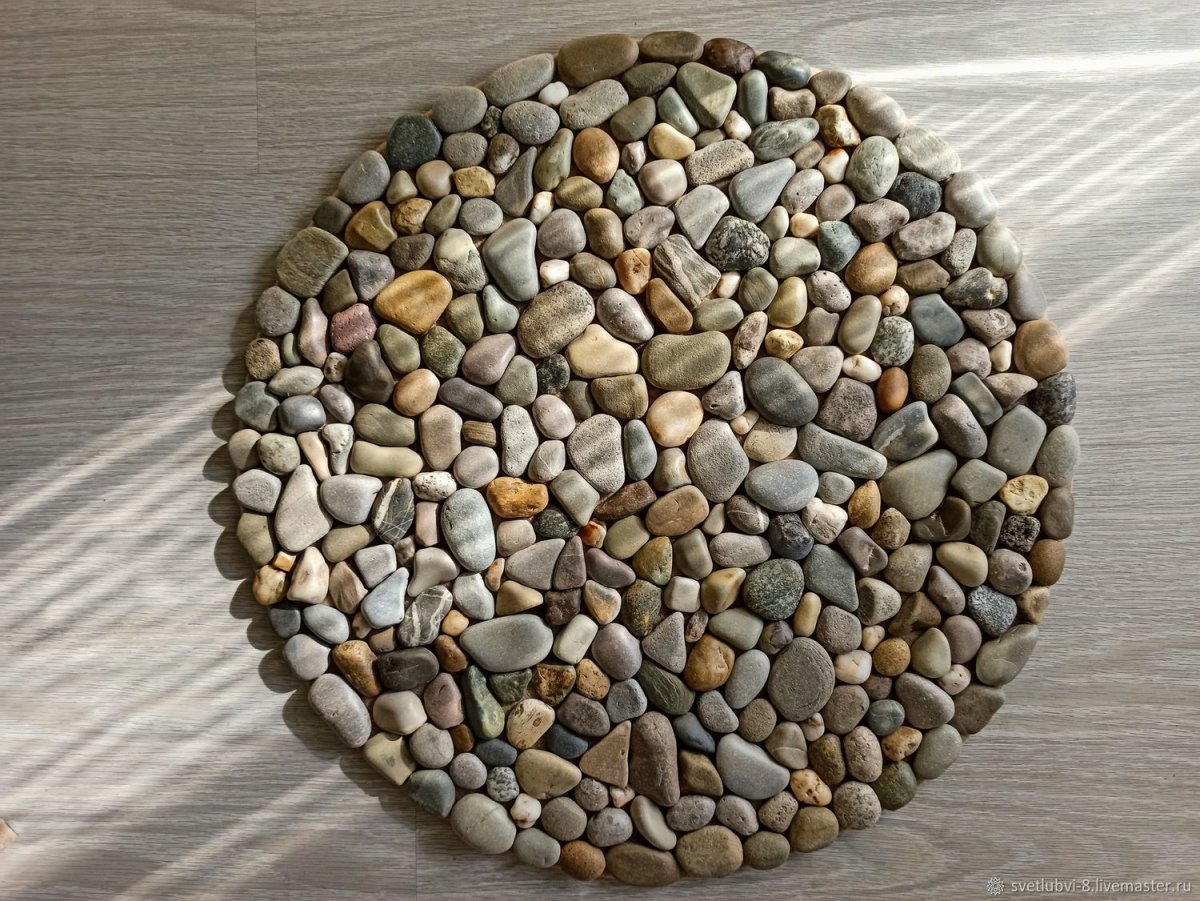Коврик из гальки