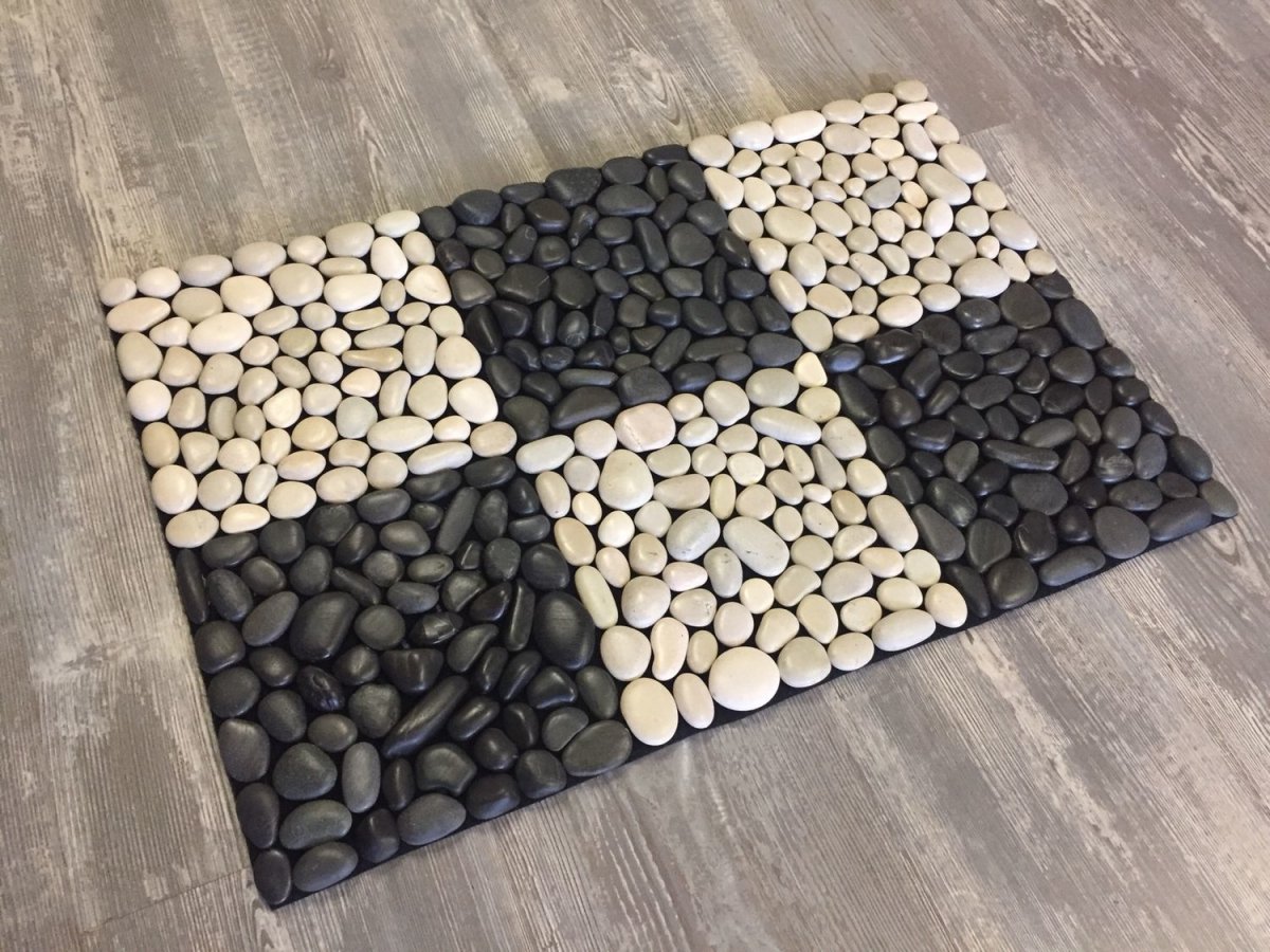 Коврик из камней для ванной