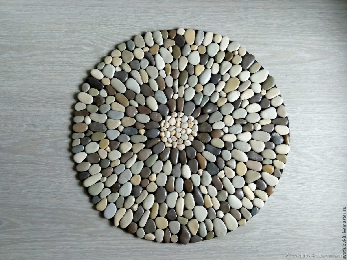 Коврик из морской гальки