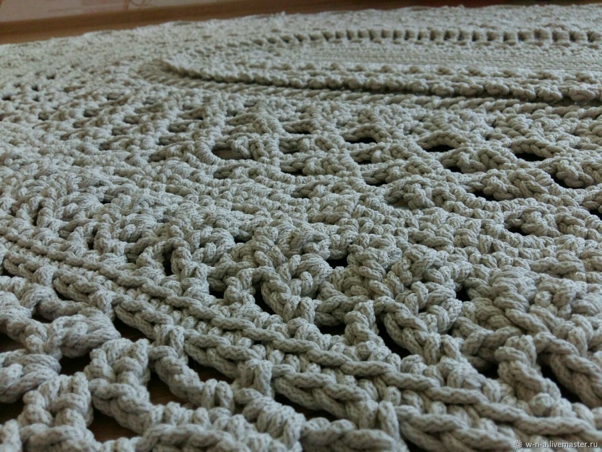 Наталья Алимпиева ковер Майское чудо