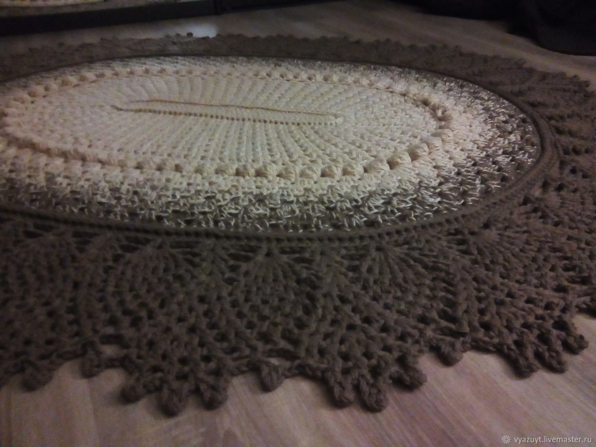 Коврик из полиэфирного шнура крючком