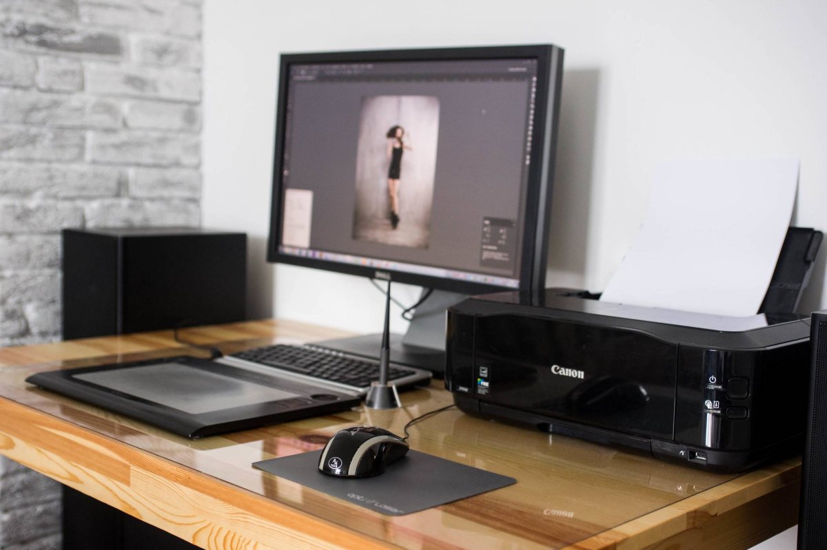 Компьютерный стол большой