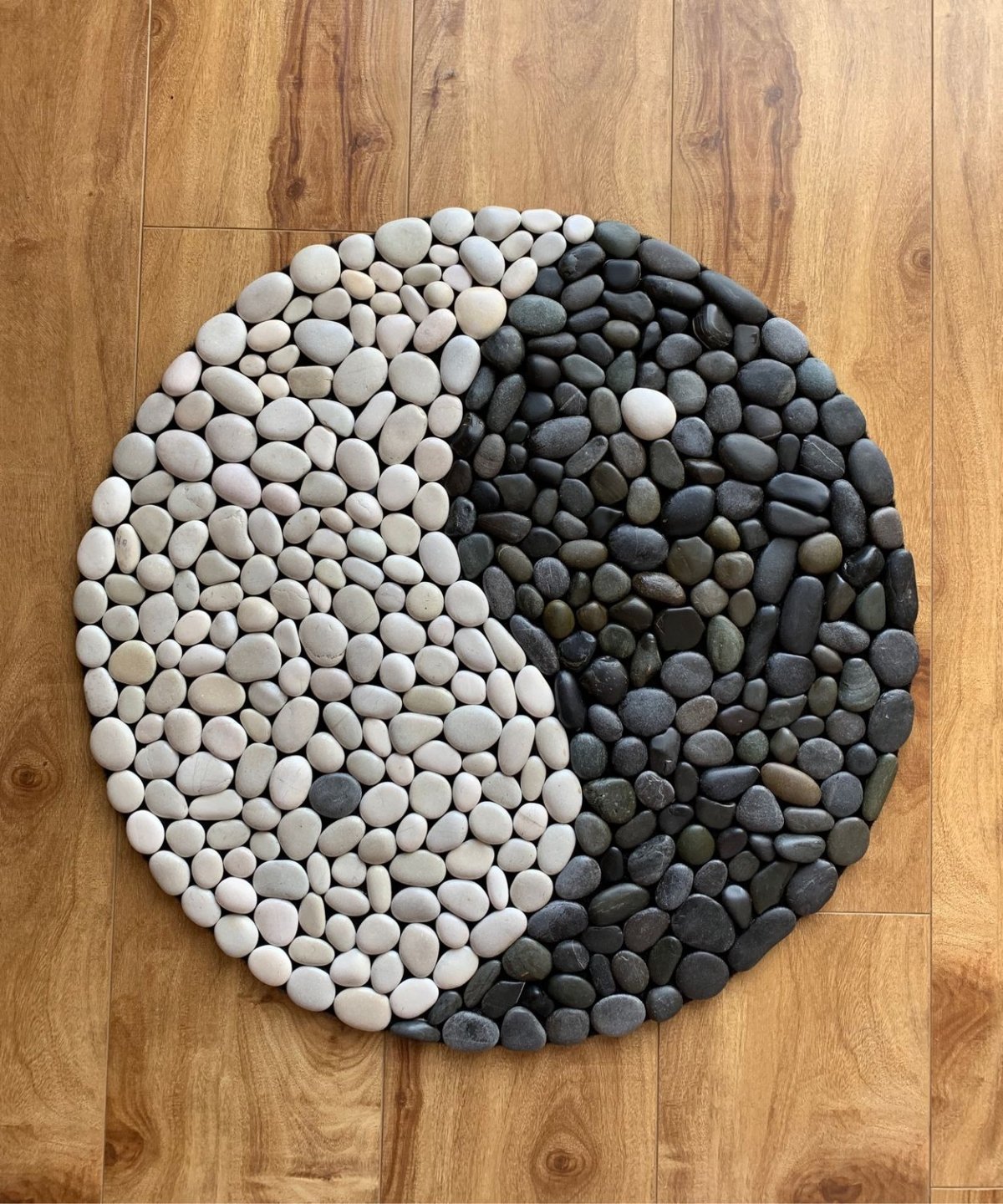 Композиции из гальки морской