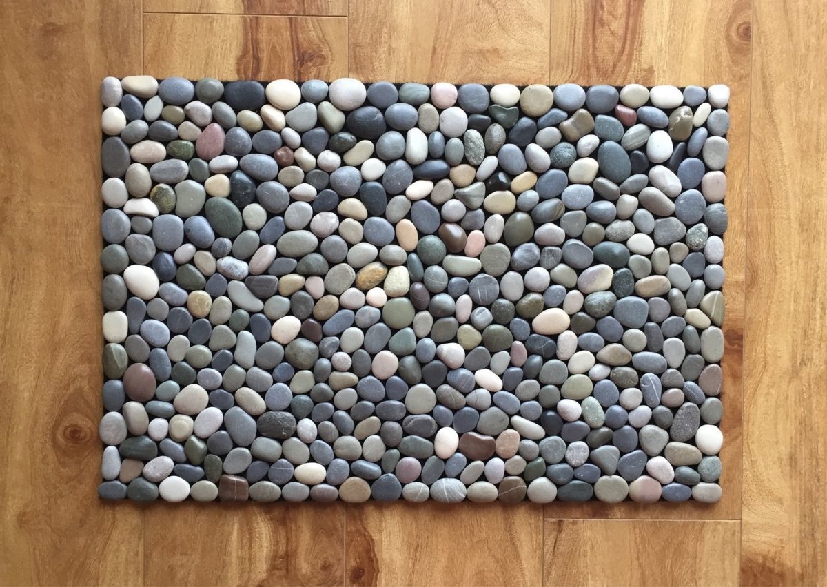 Коврик из морской гальки
