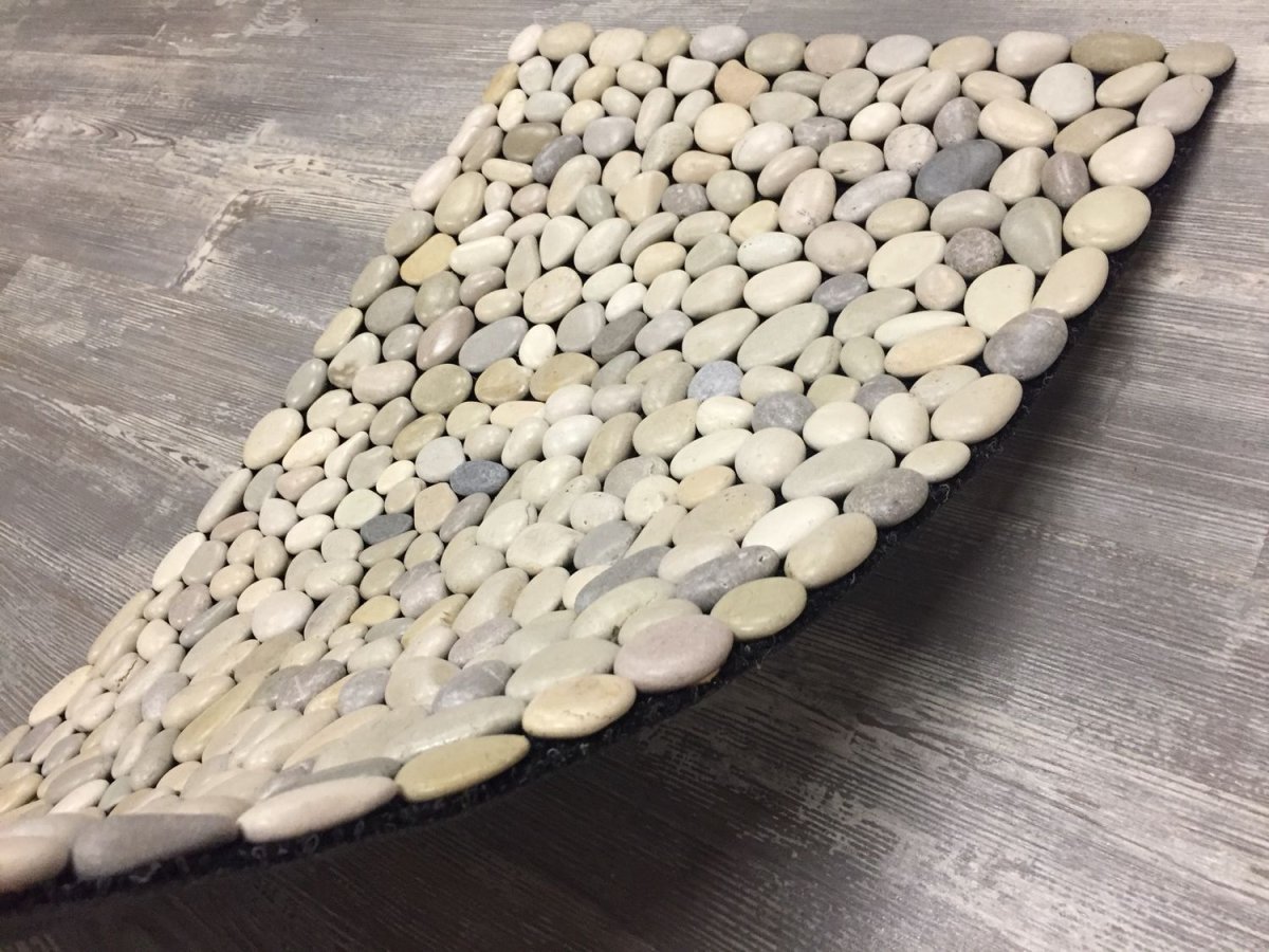 Коврик из камней