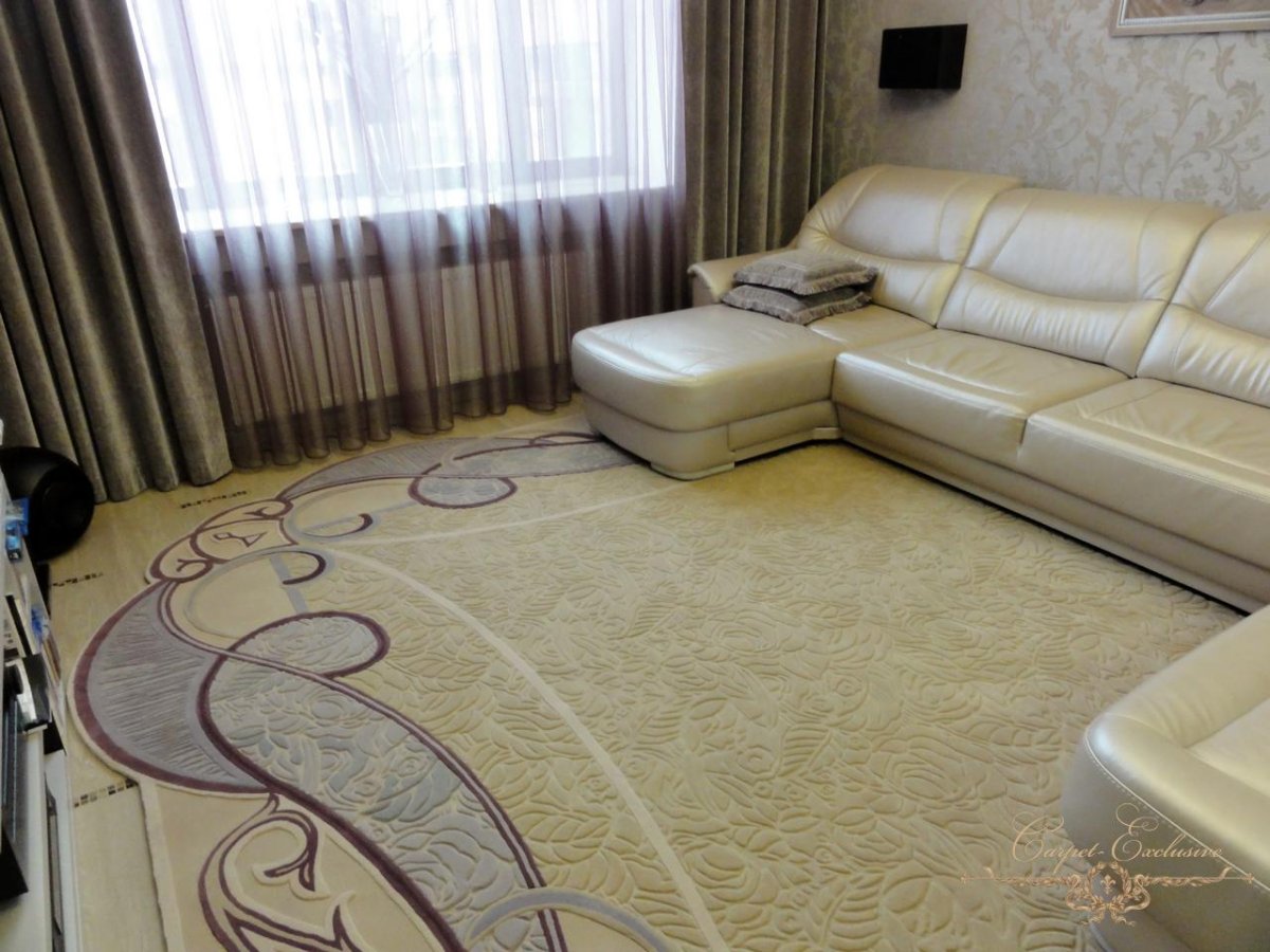 Ковер в гостиную с угловым диваном