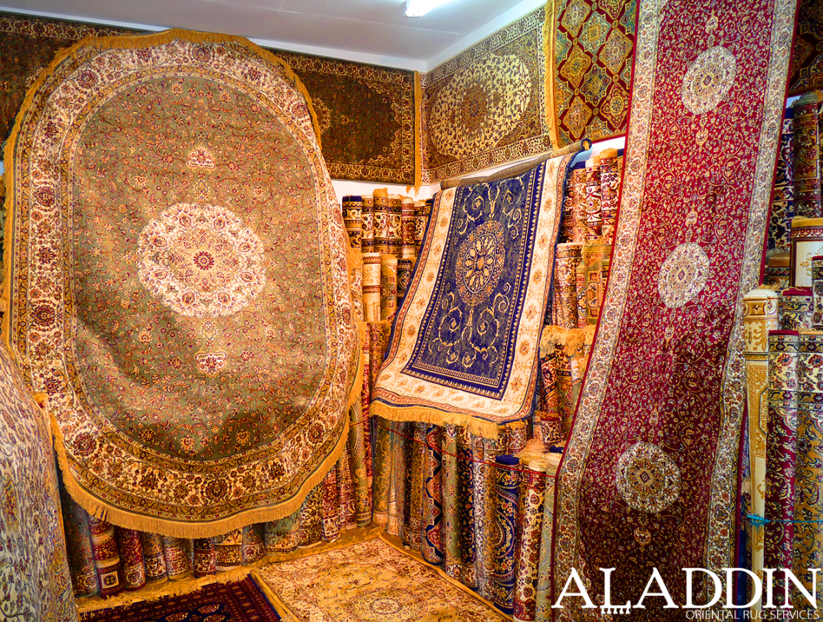 Арабские ковры висящие с балконов