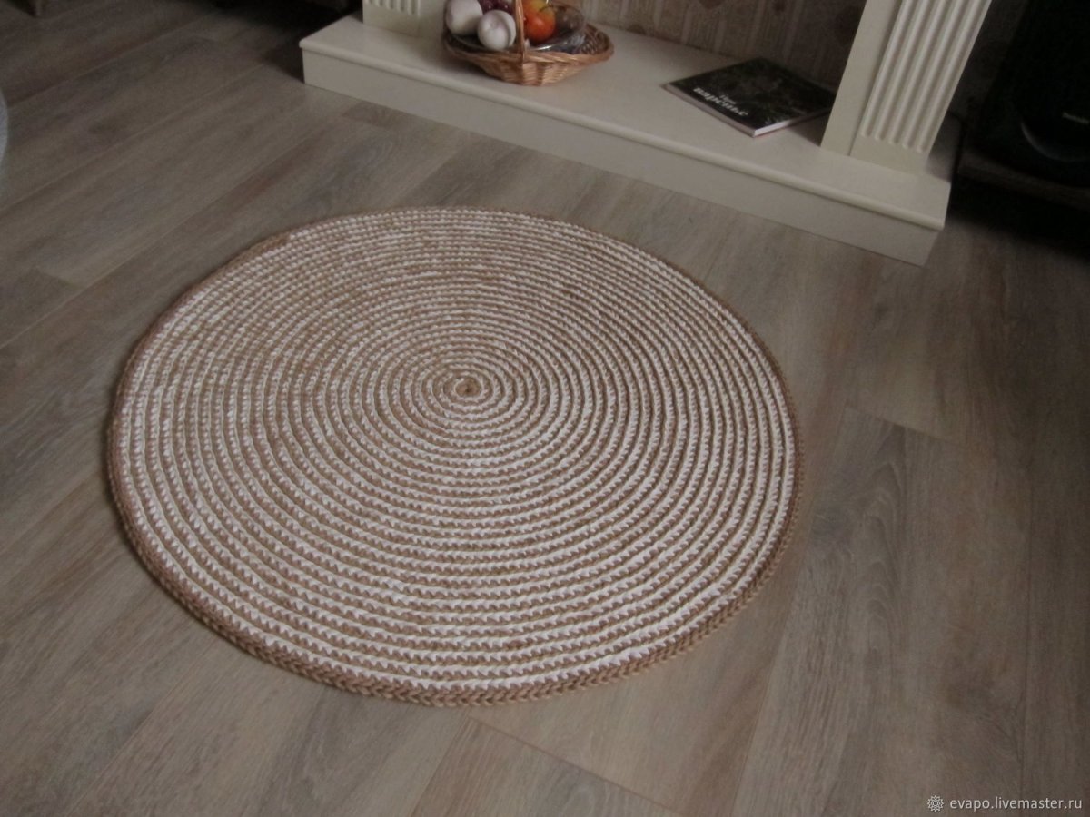 Коврик из джута