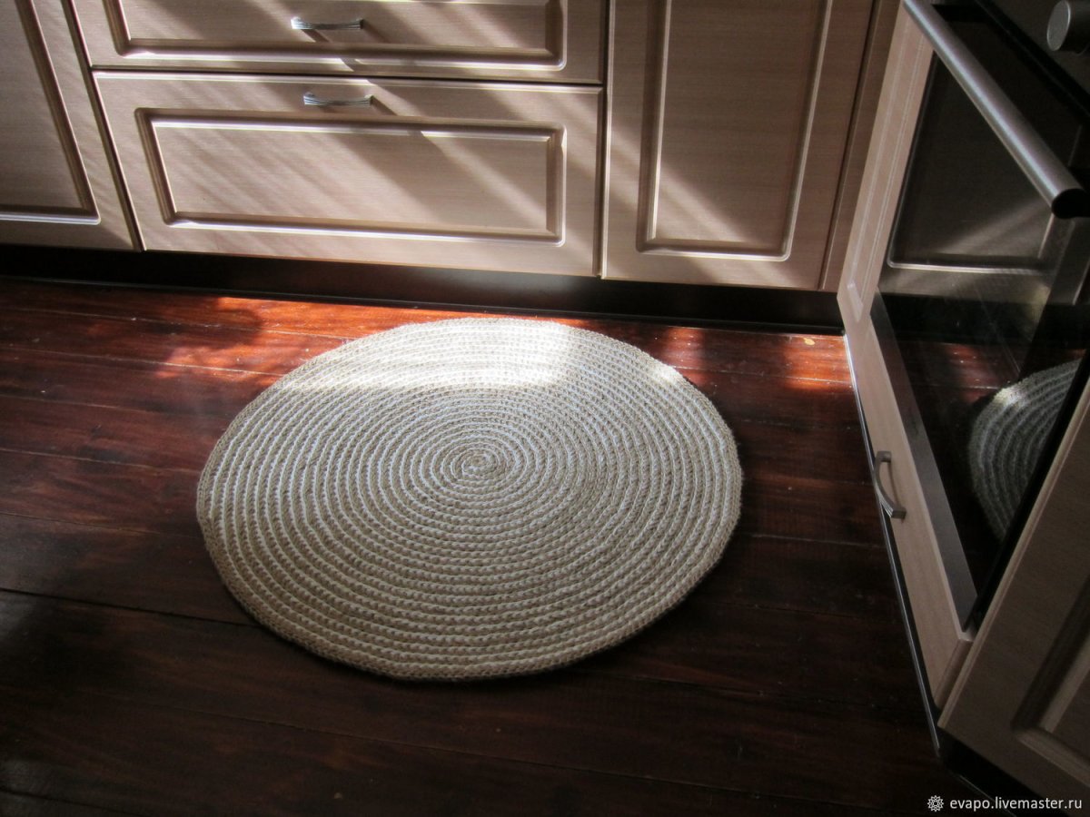 Коврик из джута