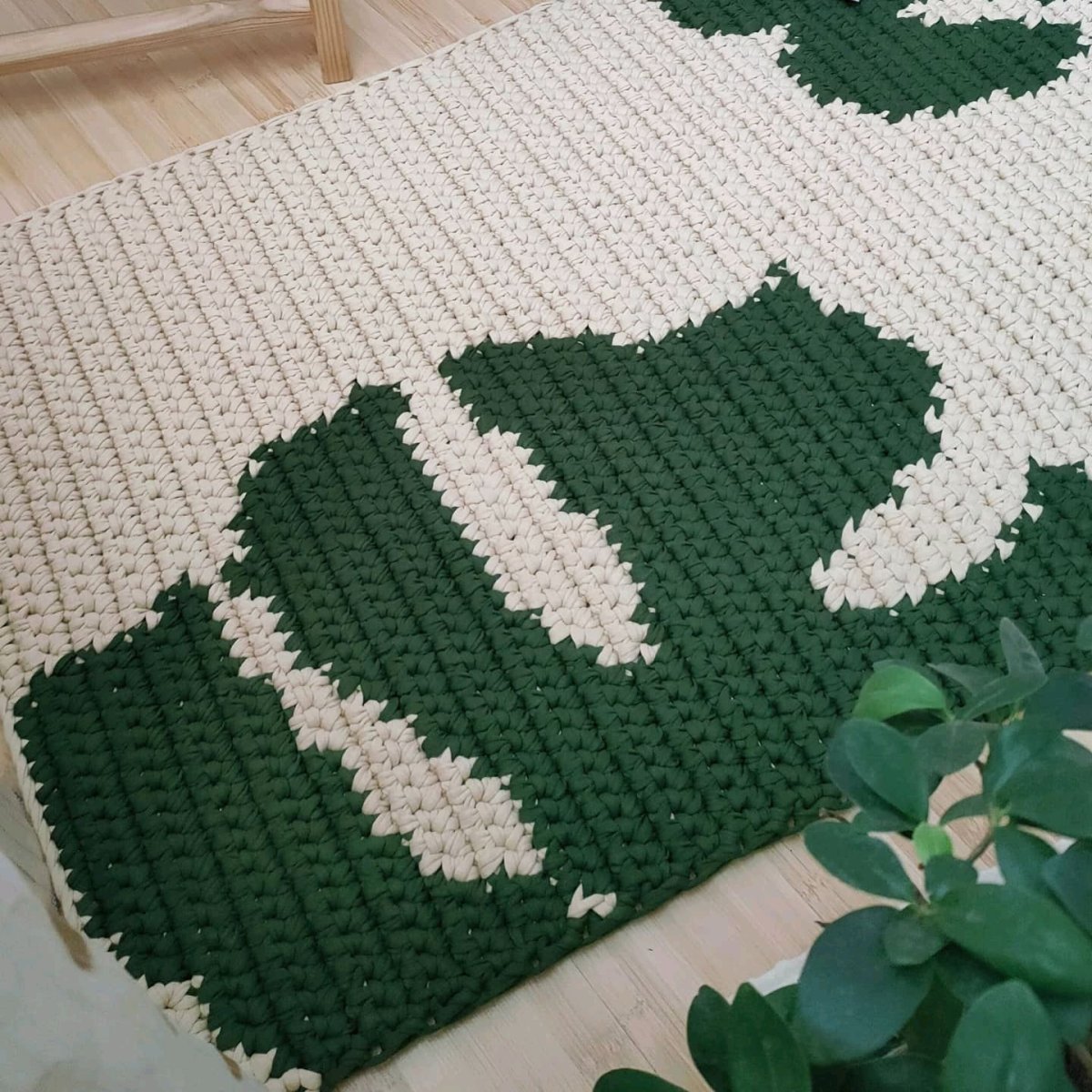 Ковер с листьями