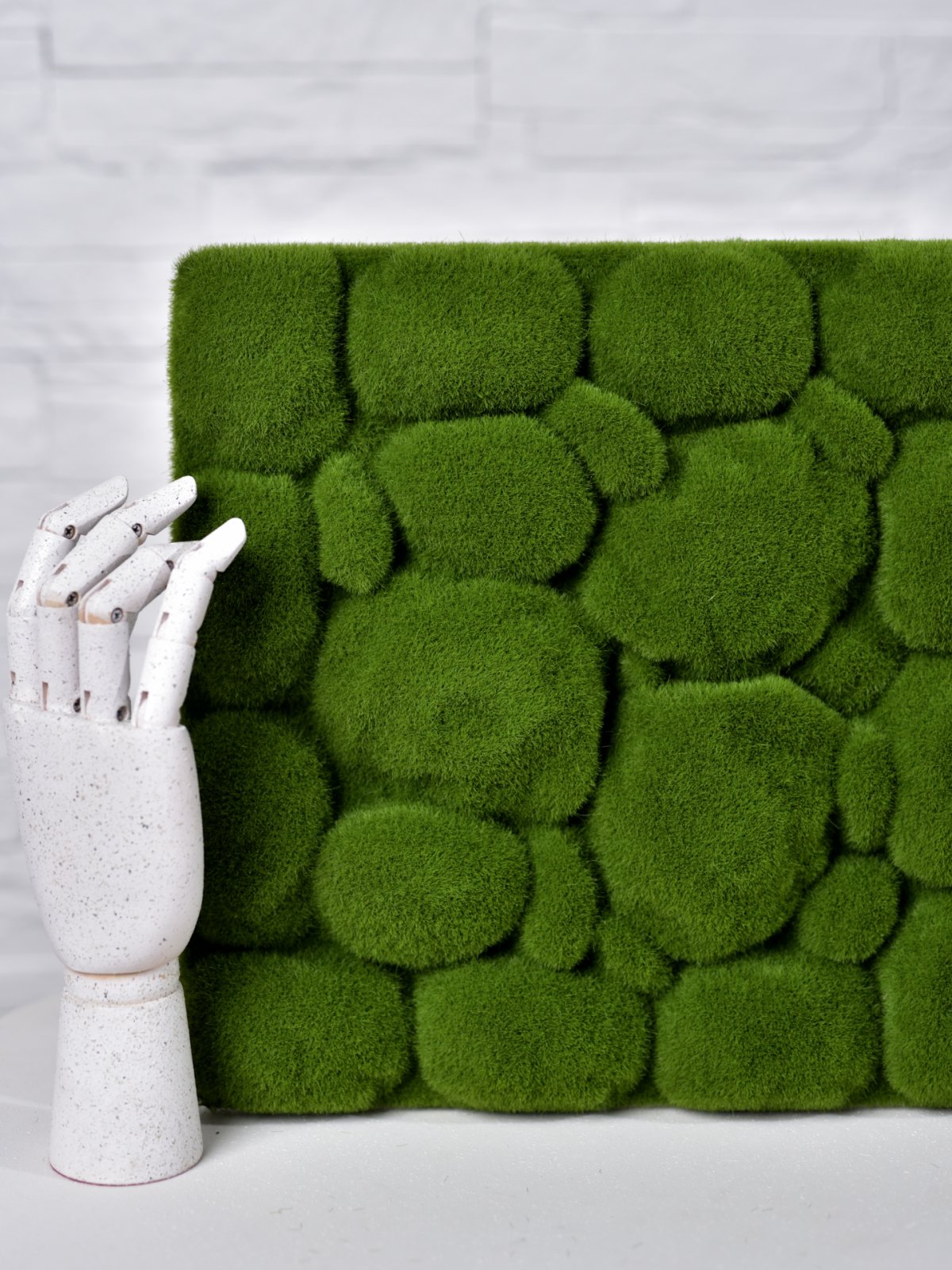 Комната с искусственной травой