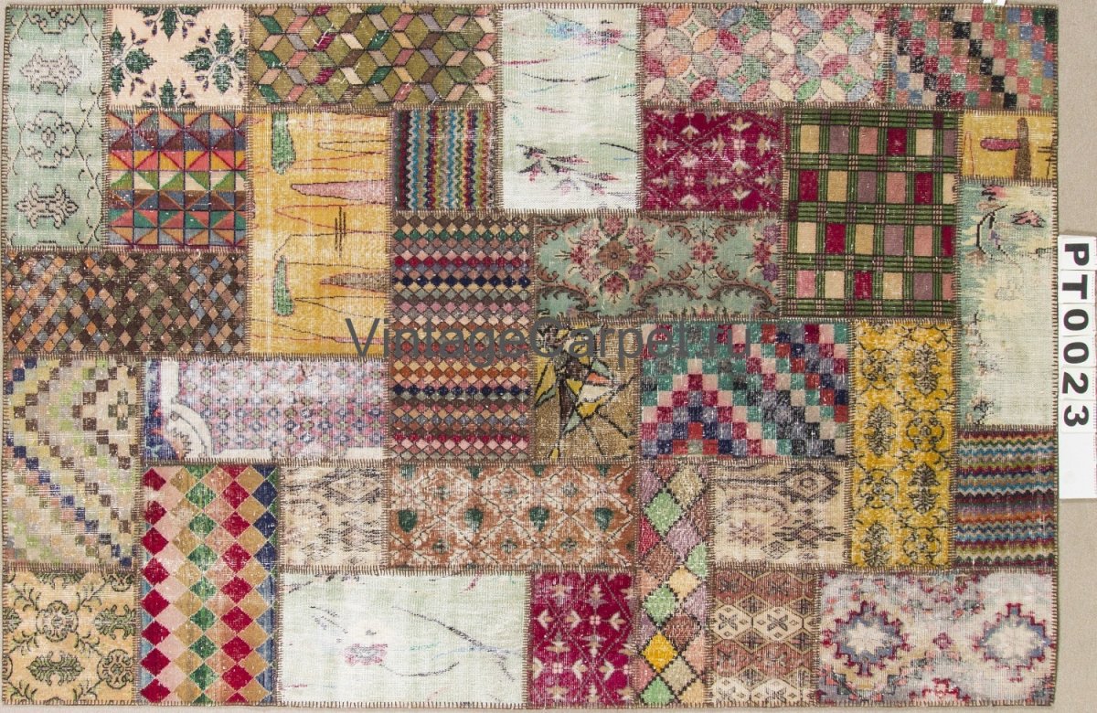 Покрывало из лоскутков ткани