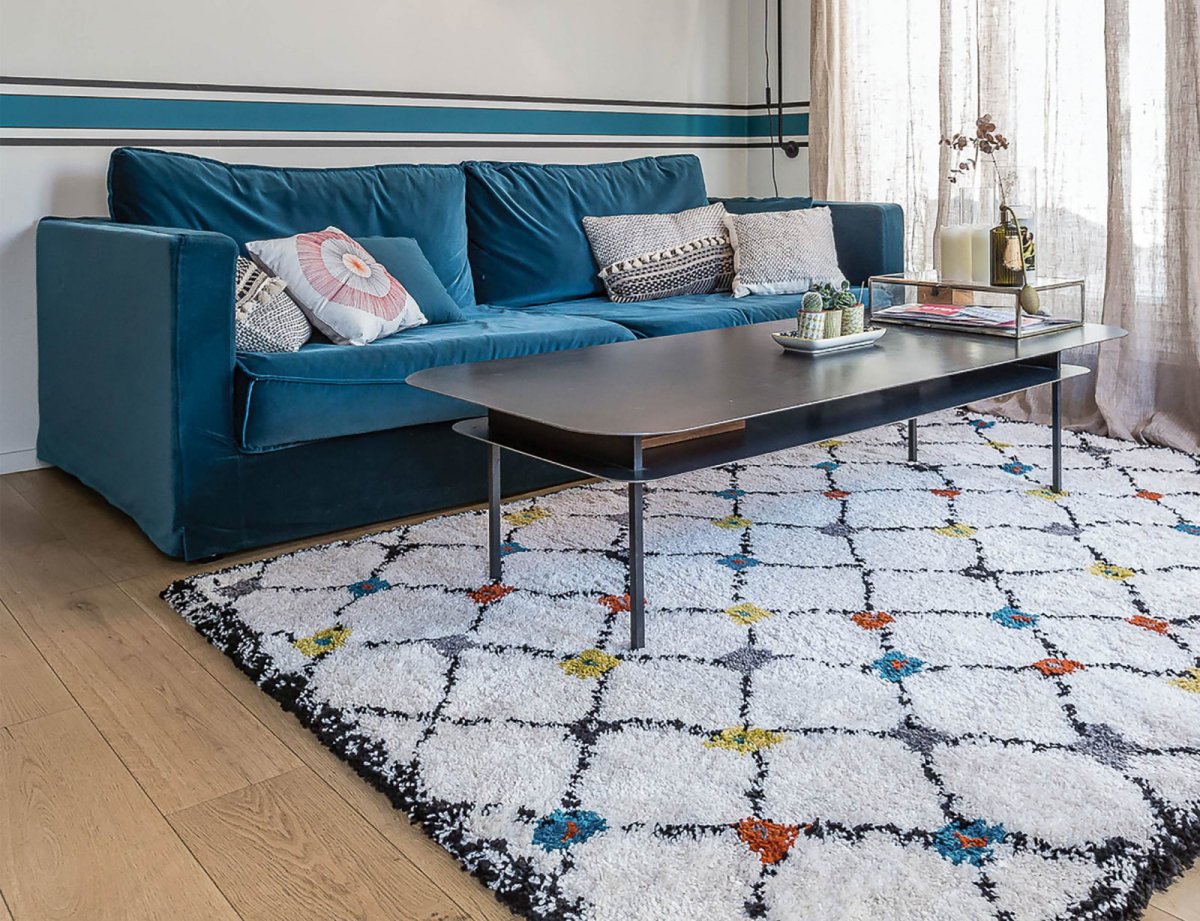Синий ковер в интерьере