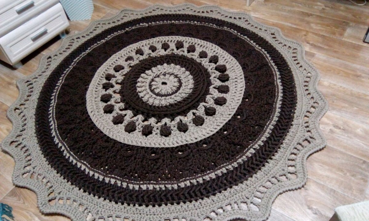 Ковер из кожи