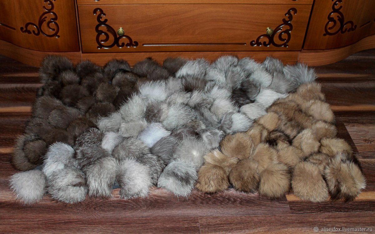 Овальные коврики из старых шуб