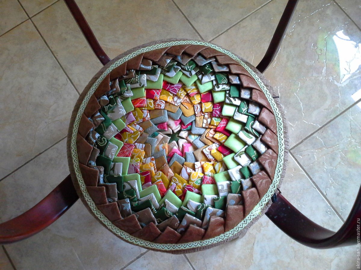 Лоскутная сидушка на стул