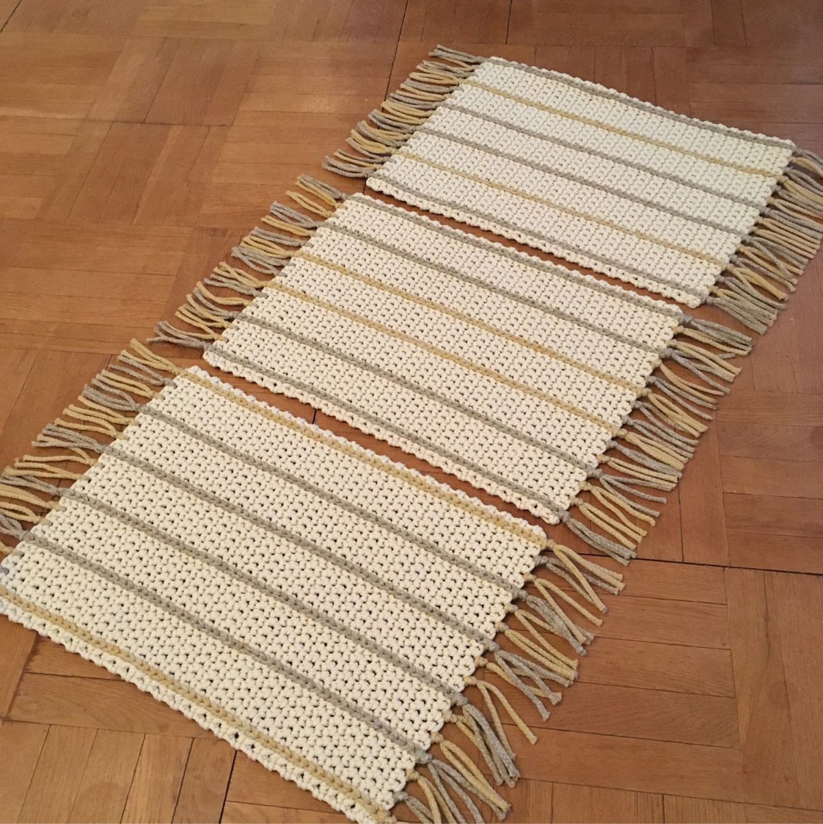 Ковровая сидушка на табурет