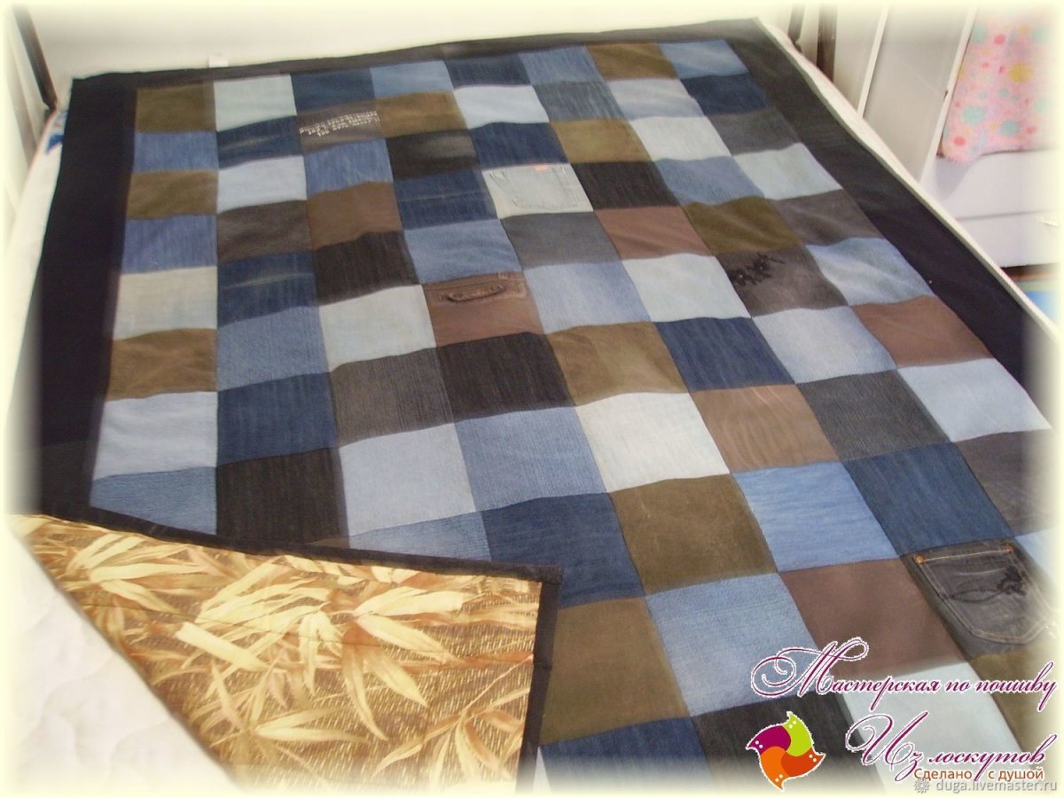 Коврик листок стеганый в комнате