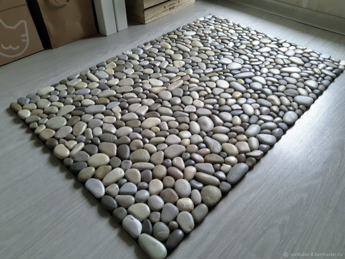 Коврик из гальки в прихожую