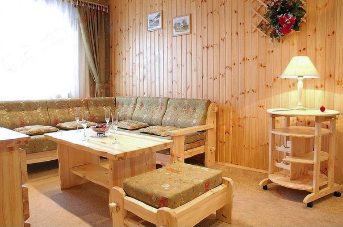 Мебель для кухни из сосны для дачи