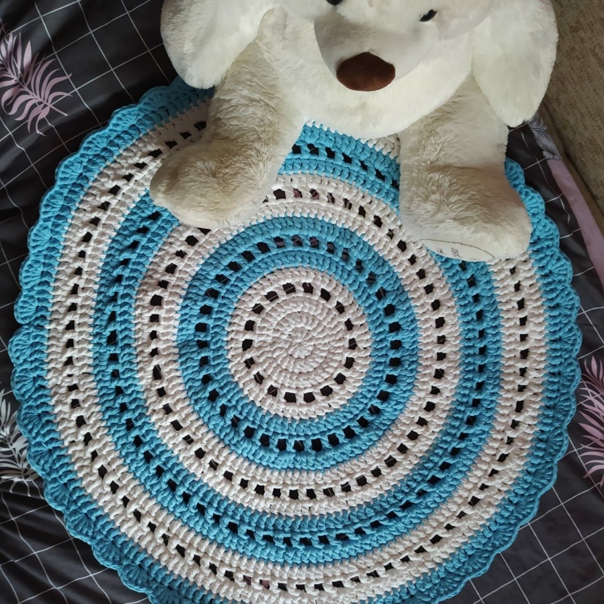 Круглый ковер из трикотажной пряжи