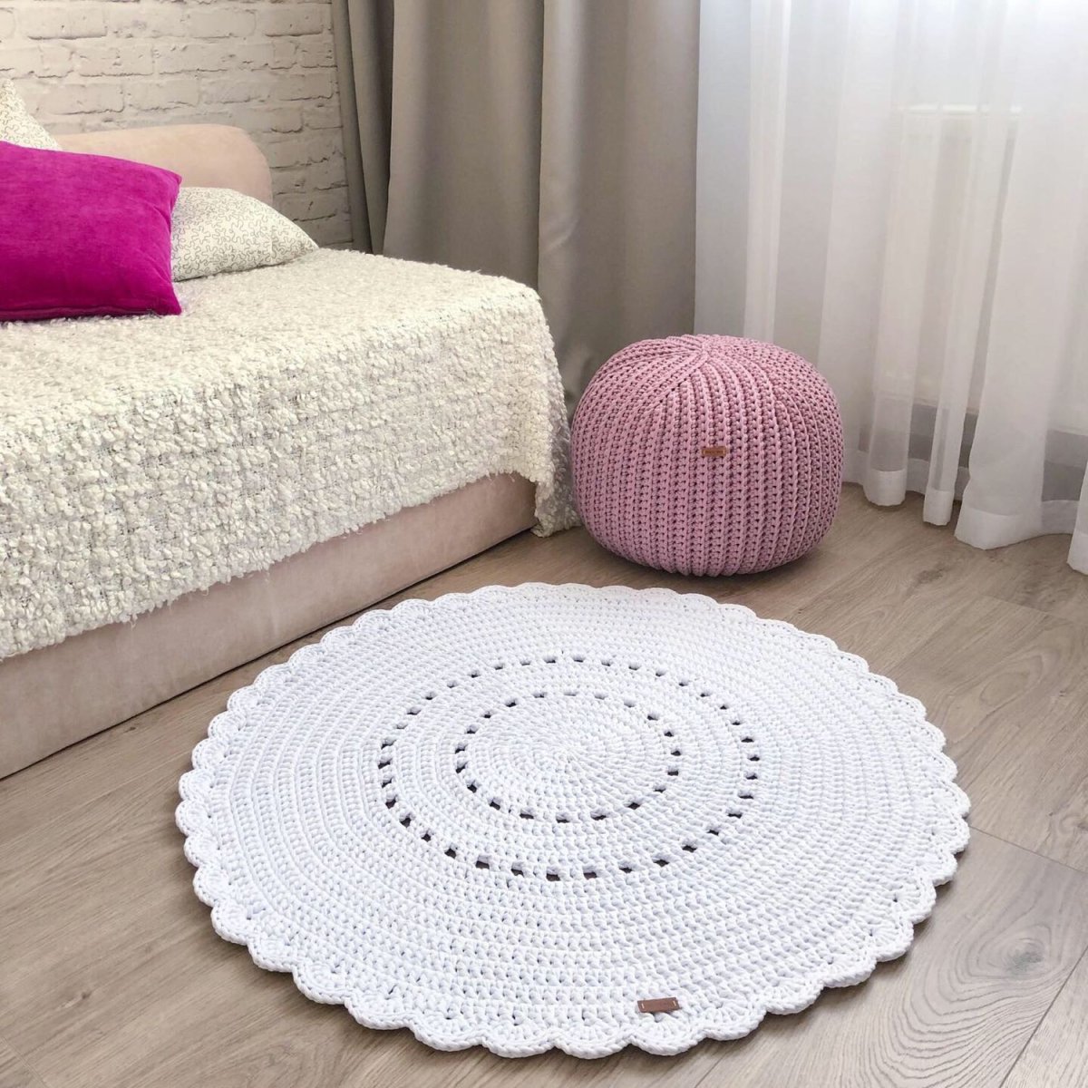 Круглый вязаный ковер