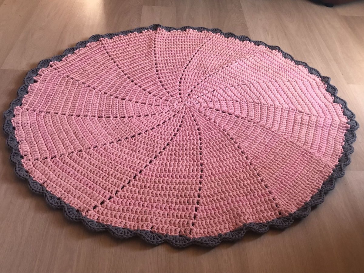 Круглый ковер из трикотажной пряжи