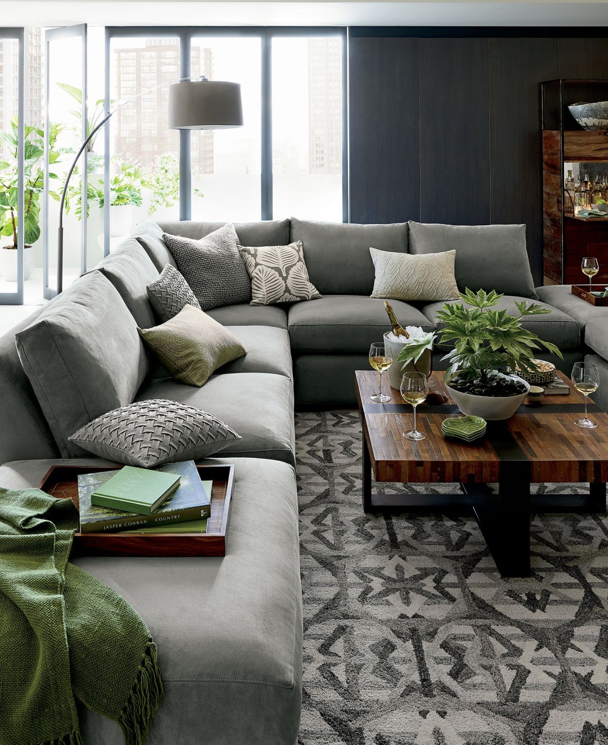 Ковер под серый интерьер