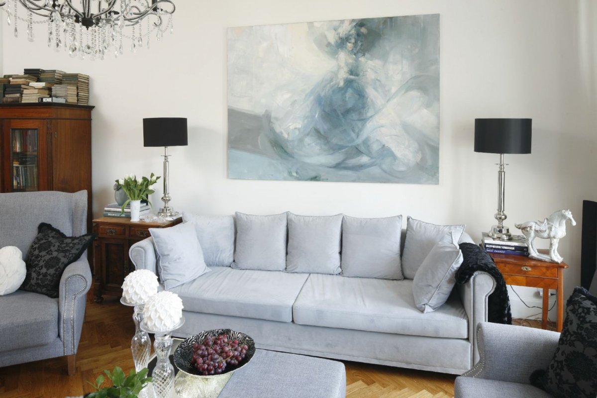 Картина в серую гостиную