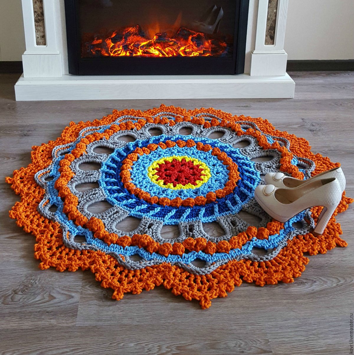 Красивые вязаные коврики