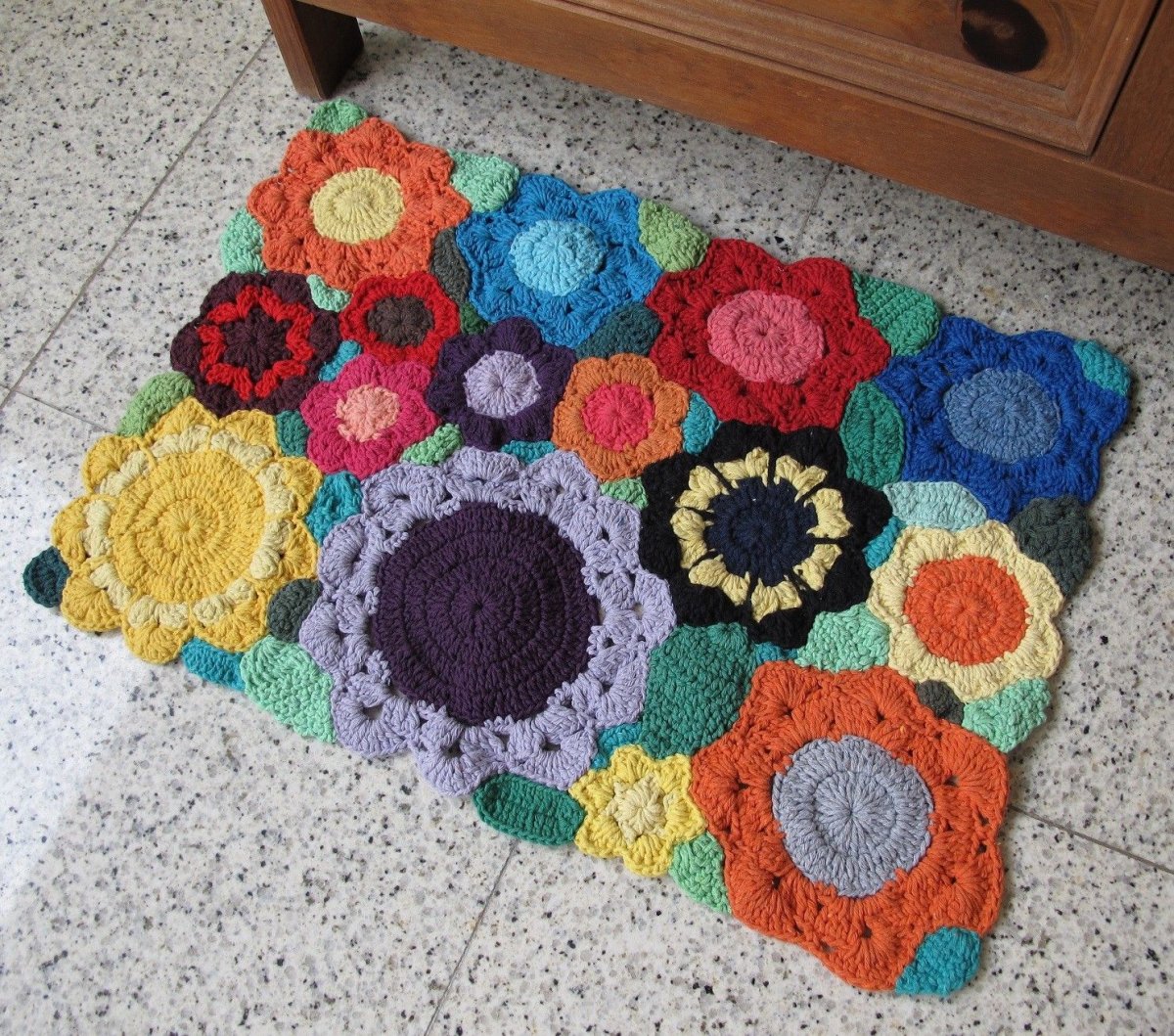 Витражное вязание ковриков крючком