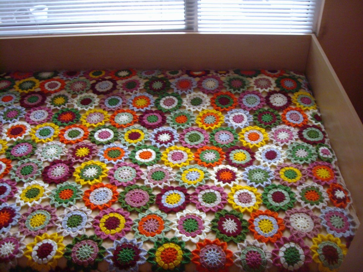 Плед из отдельных цветочков