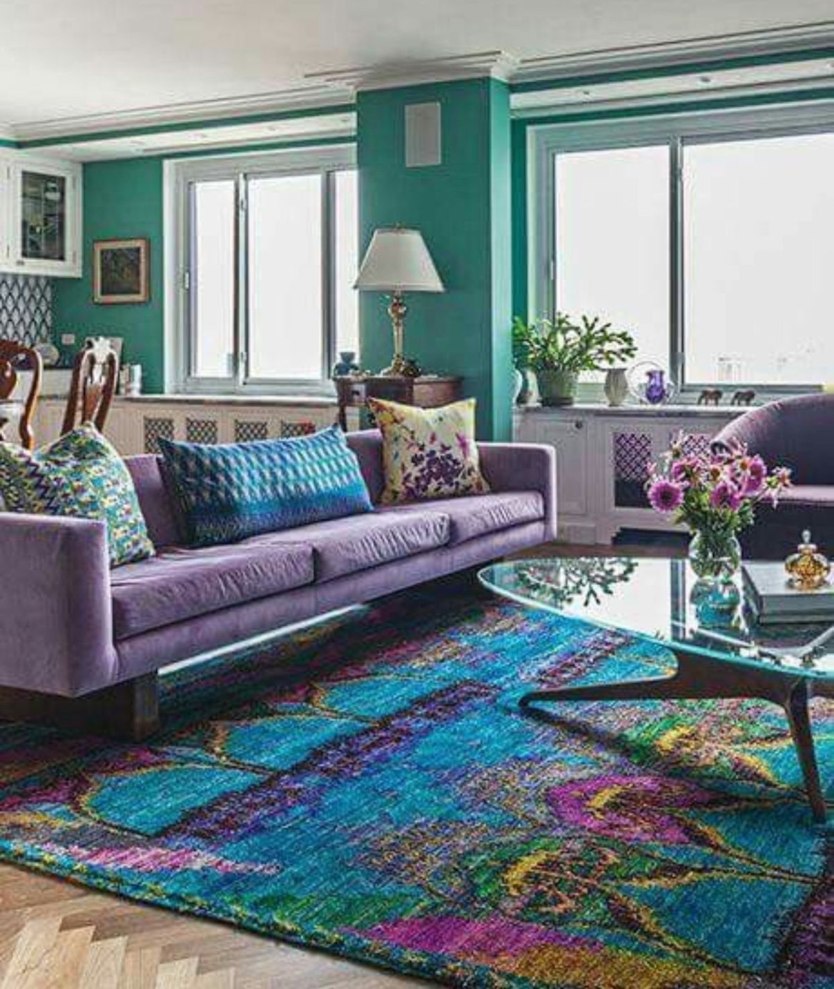 Зеленый цвет в интерьере гостиной