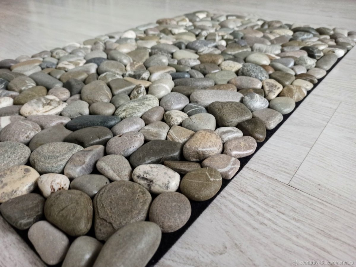 Коврик из камней для ванной