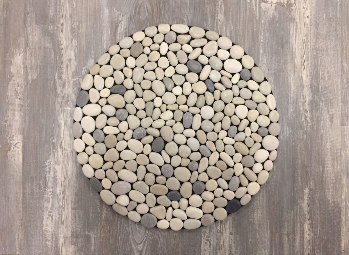 Массажный коврик из гальки